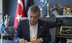 Özgür Özel CHP'den resmen istifa etti! 91 milletvekili ile "Yeni Parti" sahneye çıkıyor