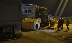 Ankara’da hafriyat kamyonu tırla çarpıştı: Sürücü yaralandı