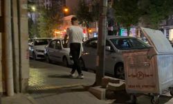 Kavga eden grup polisi görünce dağıldı! Geriye ilginç görüntüler kaldı