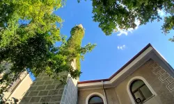 Siteler'de doğayla bütünleşen cami minaresi ilgi odağı oldu