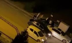Sincan'da sokak ortasında kavga kamerada! Vatandaşlar araya girerek ayırdı