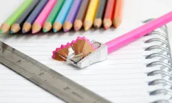 Anne babalar dikkat! Bakanlık o kırtasiye ürününü toplatıyor! İçinden limit üstü kurşun çıktı