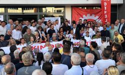 Çankaya Belediyesi önünde kalabalık toplandı! Operasyon sonrası dikkat çeken buluşma