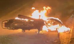 Malatya’da seyir halindeki motosiklet bir anda alevlere teslim oldu