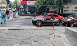 Tunalı Hilmi Caddesi'nde merak uyandıran üç tekerlekli lüks araç