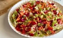 Her Öğün Sadece Salata Yeterli mi? Uzmanlardan Dengeli Tabak Uyarısı