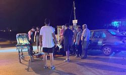 'U' dönüşü faciaya davetiye çıkardı! 2 motosiklet otomobile ok gibi saplandı