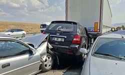 Anız yangını faciaya davetiye çıkardı! 13 araç birbirine girdi