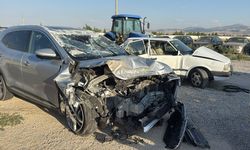 Afyonkarahisar’da kavşakta can pazarı! 1 ölü, 7 yaralı