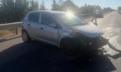 Eskişehir-Ankara yolunda kaza! Otomobil bariyerlere çarptı: 3 yaralı