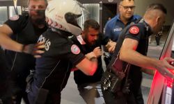 Aile kavgasında ilginç gözaltı! Şüpheli şarkı söyleyip oynayarak polis aracına bindi