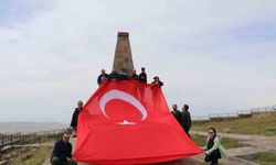 Allahuekber Dağları'nda Anlamlı Yürüyüş: Zafer Bayramı'nda Şehitler Zirvede Anıldı