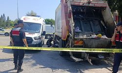 Çöp kamyonunun altında kaldı! Manavgat’ta temizlik işçisi hayatını kaybetti