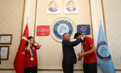 Gazi Üniversitesinin Avrupa şampiyonları ödüllendirildi