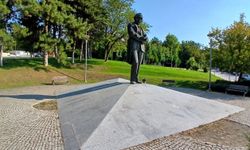 İnönü Parkı’ndaki heykel, Cumhuriyet Tarihine tanıklık ediyor