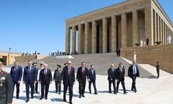 YAŞ Toplantısı öncesi Cumhurbaşkanı Erdoğan ve Şura üyeleri Anıtkabir’de
