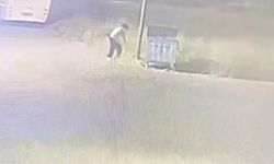 Önce yangın çıkardı sonra oturup izledi: Kameralar ele verdi
