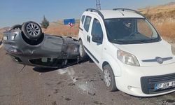 Ankara’da iki otomobilin çarpıştığı kazada 3 kişi yaralandı