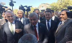 Ahmet Davutoğlu Ankara Adliyesi'nde: Cumhurbaşkanına hakaret soruşturmasında ifade veriyor