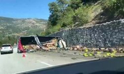 Zonguldak'ta freni boşalan tır istinat duvarına çarptı: Baba öldü, oğlu yaralandı
