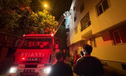 Çorum’da apartman dairesini alevler sardı: Mahsur kalan 7 kişi itfaiye merdiveniyle kurtarıldı
