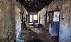 Cinayete kurban giden yaşlı çiftin evinden geriye yangının izleri kaldı