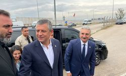 Özgür Özel ve Yeni Parti heyetinden Mustafa Bozbey’i ziyaret etti: Görüşme 1 saat sürdü