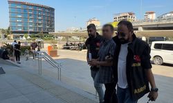 Üzerine çöp poşeti geçirip otomobil ve garajı kundakladı: Şüpheli yakalandı