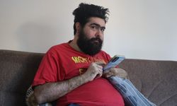“İstesem düzelirim ama istemiyorum” diyen Barış, telefon başındaki hayatına döndü