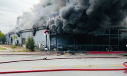 Serdivan’da restoranı alevler sardı: Ekipler seferber oldu