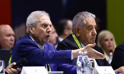 Fenerbahçe'de mali genel kurulda gerilim: Aziz Yıldırım kürsüden sert sözlerle yüklendi