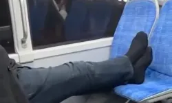 Bursa’da otobüsteki yolcunun rahatlığı bu kadarına da pes dedirtti