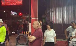 Eskişehir'de yürek yakan görüntü! Alevlere teslim olan iş yerlerini gözyaşlarıyla izledi