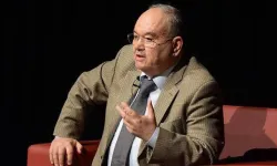 Burhan Özfatura kimdir, nereli, kaç yaşında? Hangi partiden? Yaşıyor mu? Çocukları kimdir?