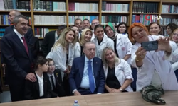Erdoğan, yeni eğitim yılının ilk gününde Ankara'da öğrencilerle buluştu
