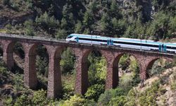 Türkiye'nin milli hızlı treninde yeni hız rekoru: 250 kilometreye ulaştı!