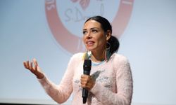 Özlem Tunca kimdir? Özlem Tunca kaç dil biliyor? Özlem Tunca eşi kimdir?