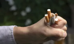 Sigara için yeni yasaklar yolda: 1 Ocak 2015 sonrası doğanlara sigara satılmayacak slim sigaralar piyasadan kalkacak