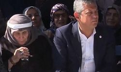 Ardahan’da Özgür Özel’e dikkat çeken ikram: Okuyup üflediği suyu uzattı