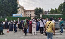 Ankara'da yüz binlerce öğrenci ders başı yaptı