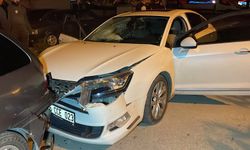 Otomobil ile panelvan kavşakta çarpıştı: 2’si ağır 3 yaralı