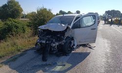 Feci kaza: İki araç birbirine girdi 3 kişi hayatını kaybetti, 1 kişi yaralandı