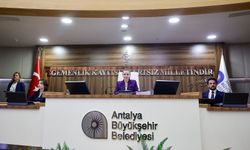 Büşra Özdemir'den AK Parti iddialarına tepki: “Biraz daha nezaketli davranmalarını rica ediyorum”