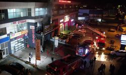 Sanayi sitesinde korku dolu anlar! Alevler dükkanlara sıçramadan durduruldu