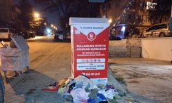KEÇİÖREN'DE GİYİM EŞYALARI KUMBARAYA DEĞİL CADDEYE ATILDI