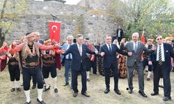 Ankara Kalesi’nde Türk Bayrağı Göndere Çekildi