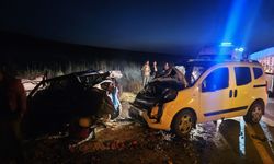Çorum’da iki araç çarpıştı: 5 kişi yaralandı