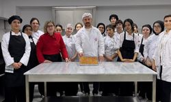 Ankara'da geleceğin baklava ustaları yetişiyor: Öğrenciler üretime katıldı!