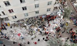 Maltepe’de 7 katlı binanın 3 katı çöktü! Enkaz altında kalanlara var!