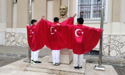 Dillerde vatan kalplerde Cumhuriyet Ankara'da Atatürk'ün çocukları...